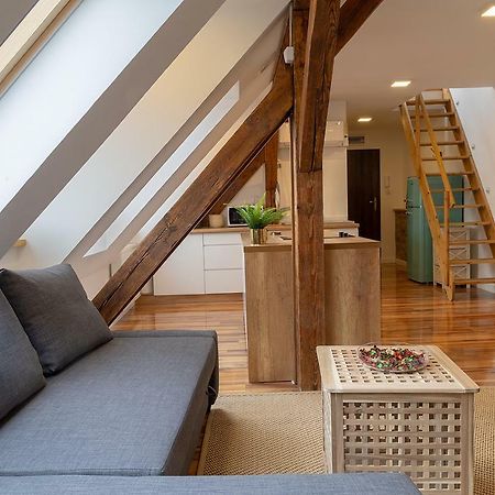 Lazy Days Attic City Center Apartment Katowice Bagian luar foto